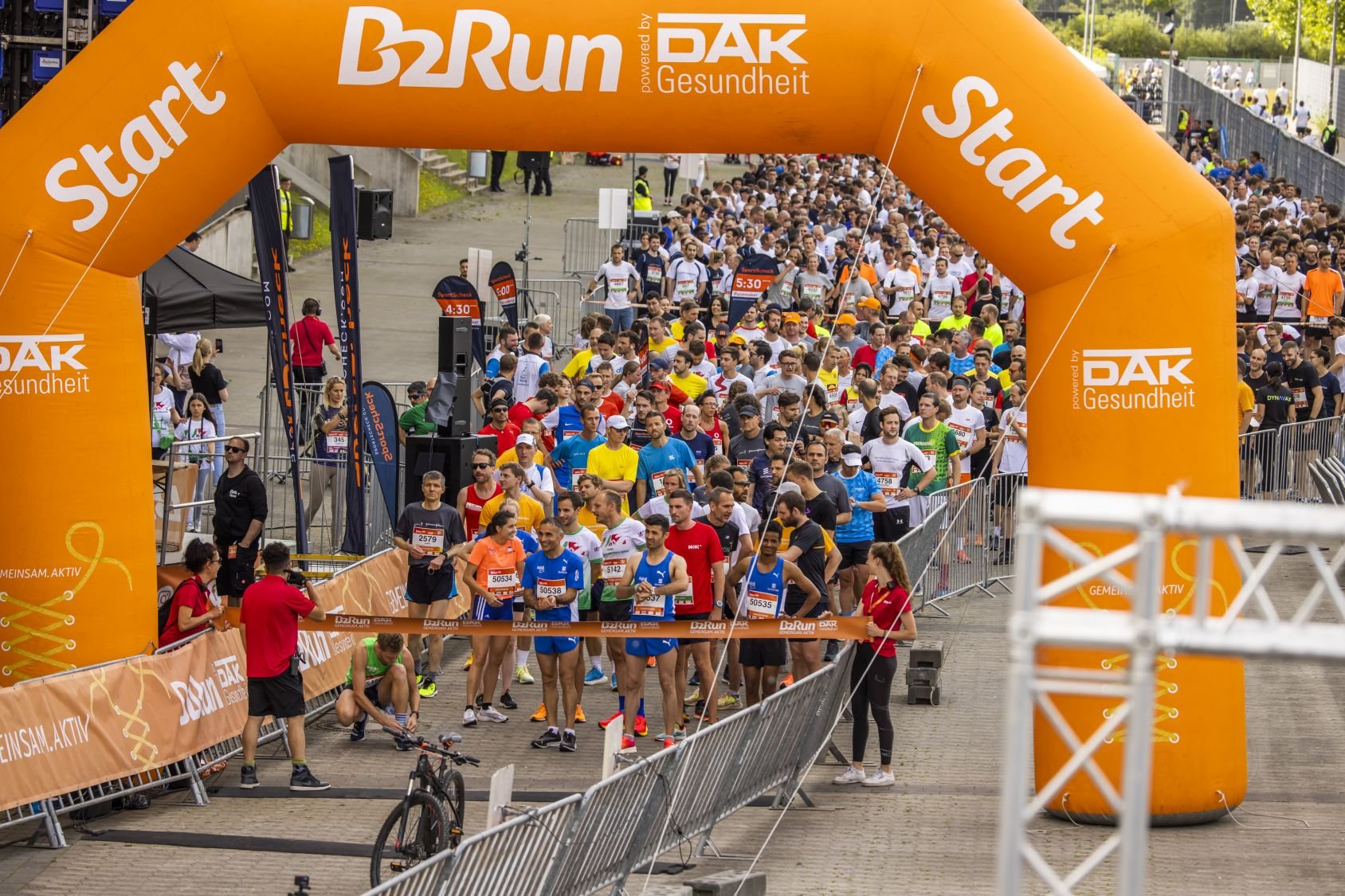 Erste Bilder und Impressionen vom B2Run Düsseldorf 2022 #gemeinsamaktiv