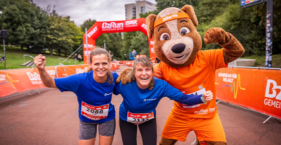 Glückliche Teilnehmende beim B2Run Gelsenkirchen 2024