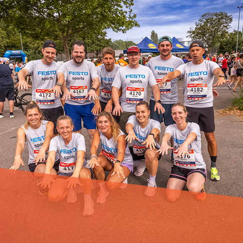 Bilder der Teams beim B2Run Stuttgart